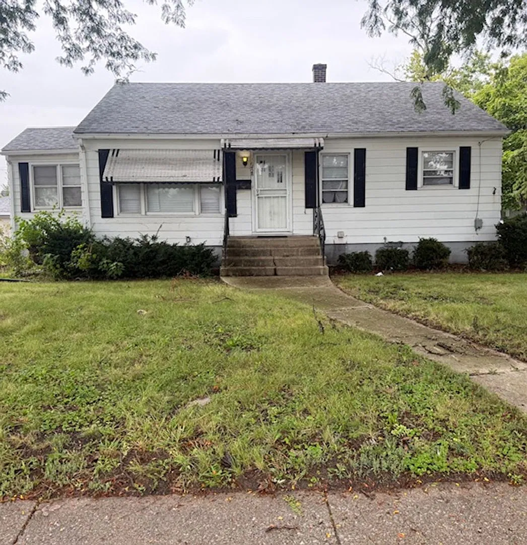 Must-See Rental! Move-in ready 4 BR / 2 BA — Photo 1