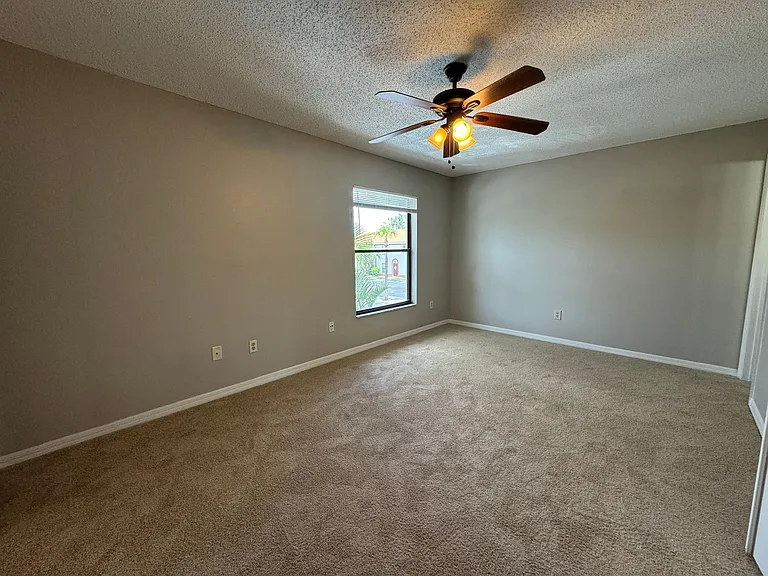 1643 Sandy Point Sq #72 — Photo 12