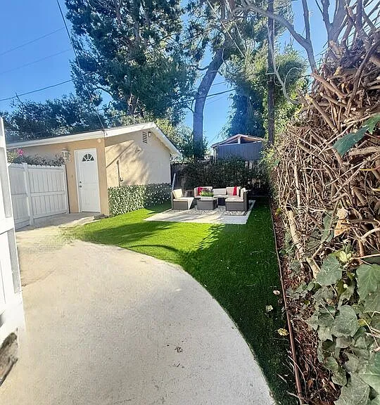 18002 Collins St — Photo 15