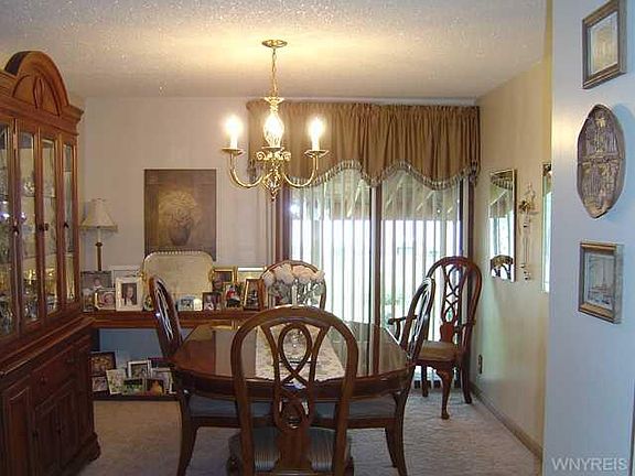 5th image of 62 Danielle Dr