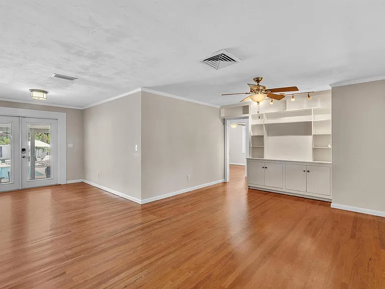 1527 Mayo St — Photo 13