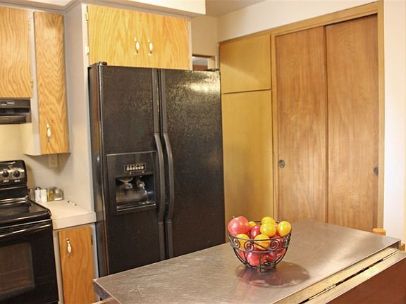 4th image of 2423 Brookfield Dr