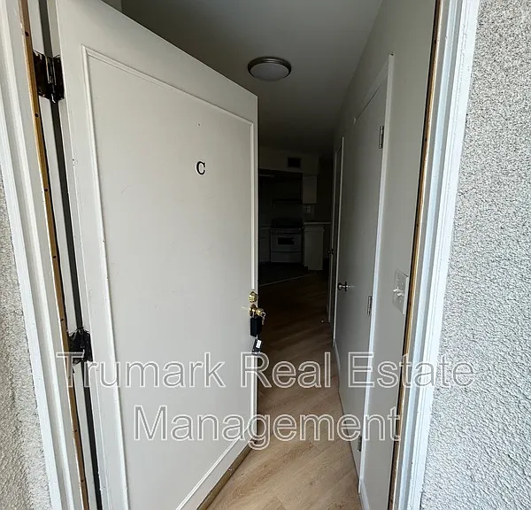 416 W Milford St #C — Photo 17