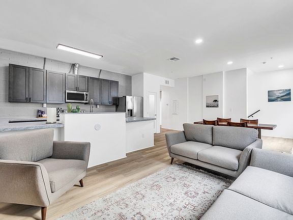 5th image of 832 S Farmer Ave #832