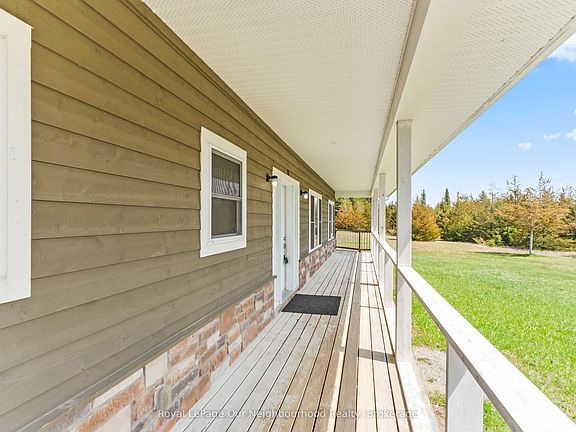 5th image of 2988 Springbrook Rd
