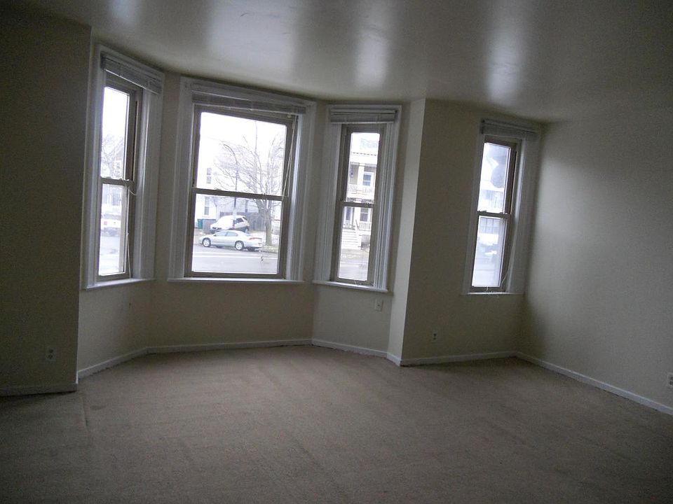 1st image of 425 Porter Ave APT 101