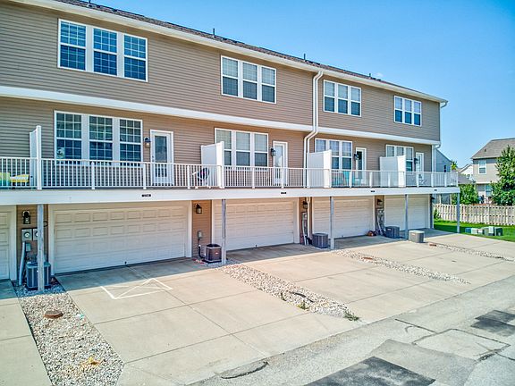 3rd image of 12768 Tamworth Dr