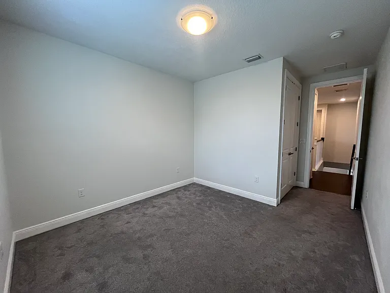 4250 W Carmen St — Photo 13