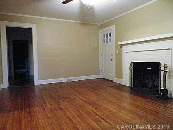 2LivingRoom_01212014