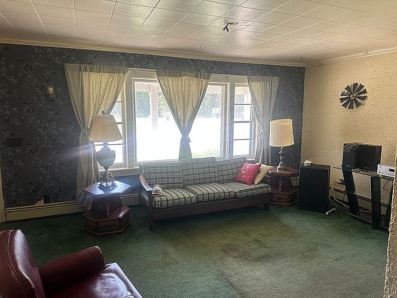 3rd image of 962 Mackinaw Ave