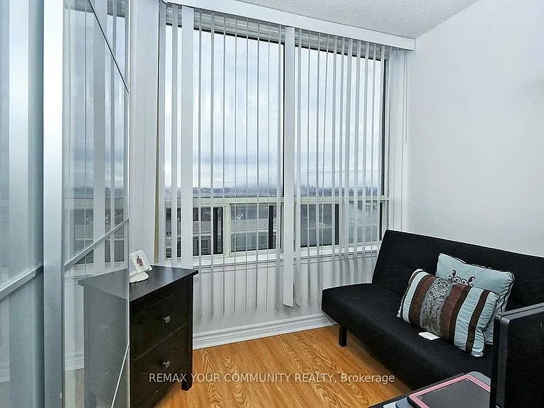 7 Bishop Ave #1606 — Photo 7