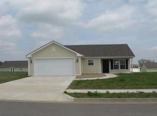 1210 Colonel Hawthorn Dr, Prairie Grove, AR 72753