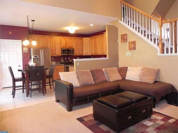 116 Hampton Green Dr;3 Beds 2 Baths