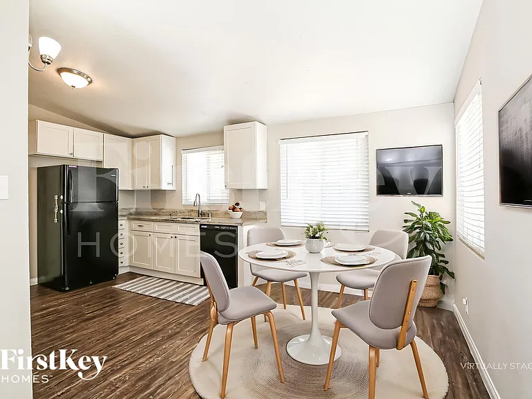 2317 Hassett Ave — Photo 8