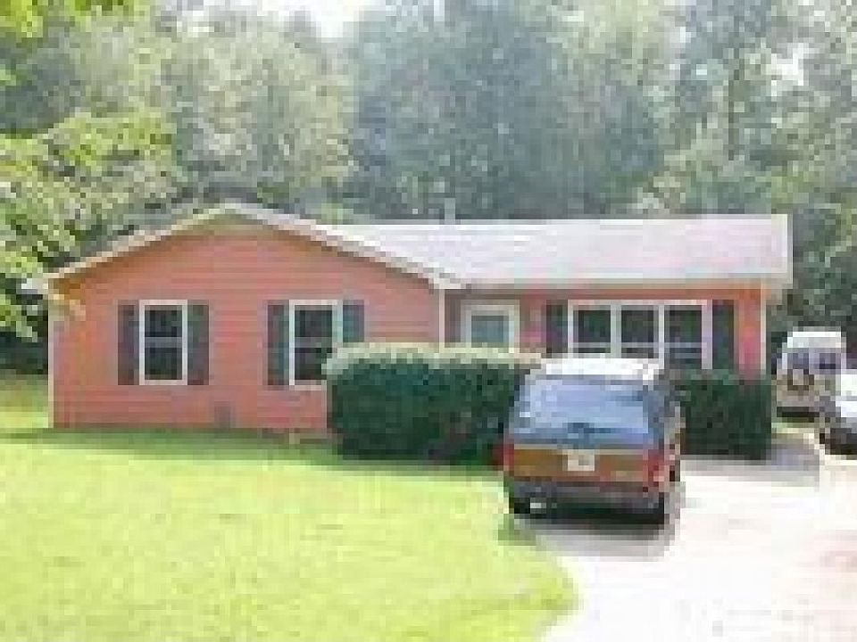 2nd image of 235 Woodridge Cir