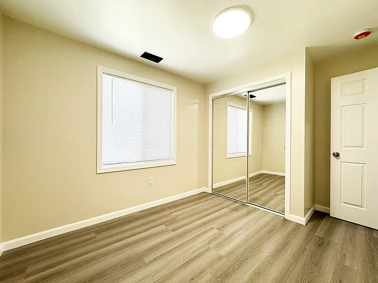 2410 River Rd — Photo 9