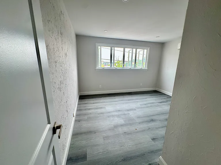 10 Lake Ave #2 — Photo 5