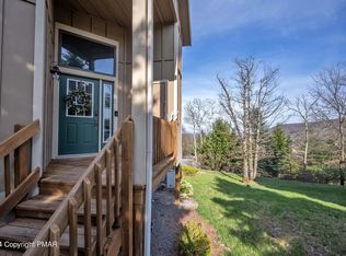 453 Maple Ct, Tannersville, PA 18372