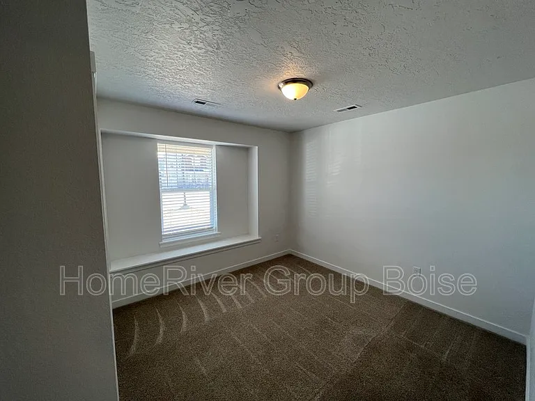 3794 E Berwick Dr — Photo 5