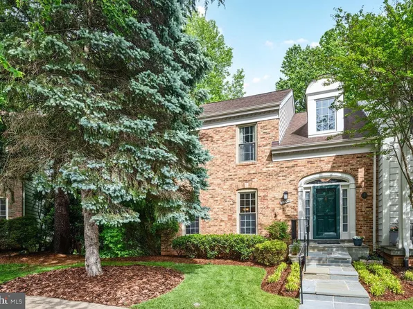 12229 Tildenwood Dr, Rockville, MD 20852