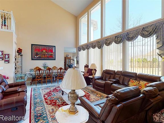 5th image of 6373 Golden Ln