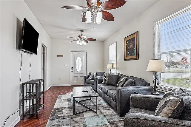419 W Saint Bernard Hwy — Photo 4