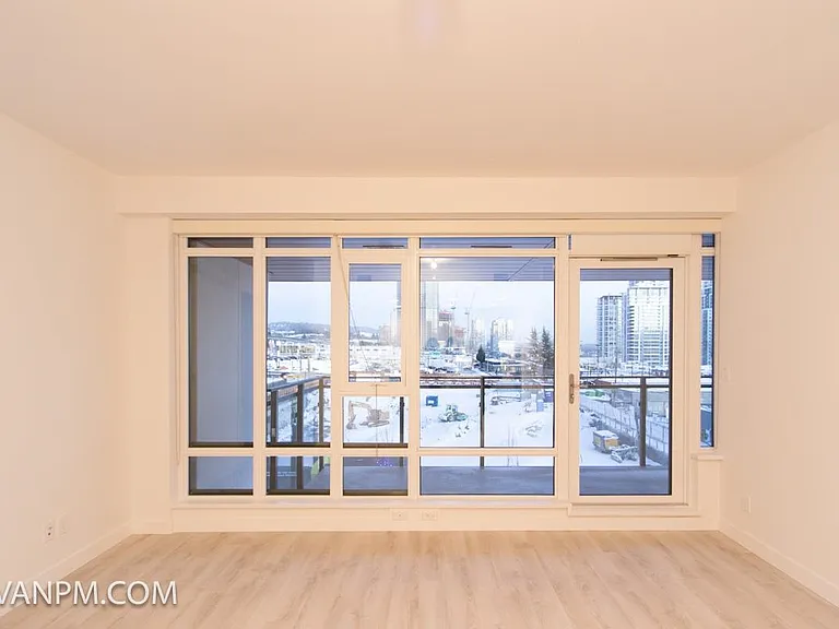2085 Skyline Ct #405 — Photo 2