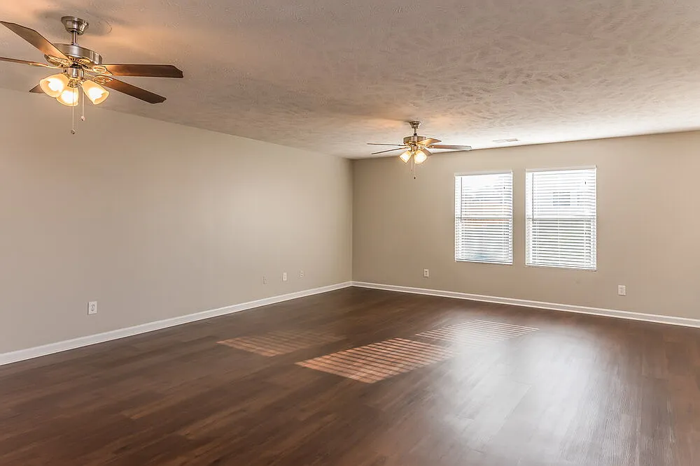 3 bed, 2.5 bath, 2138 sqft, $3,740 — Photo 2