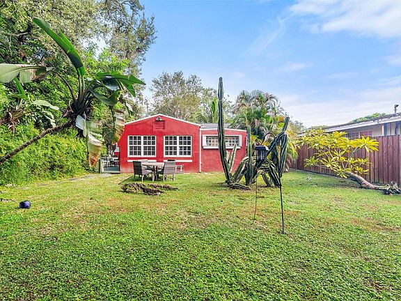 5th image of 1208 SW 18th Court