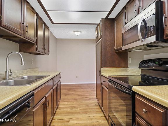 4th image of 101 Wilbourn Blvd APT 406