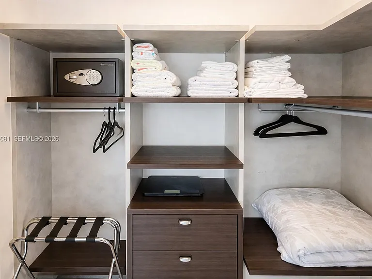 45 SW 9th St #3008 — Photo 7