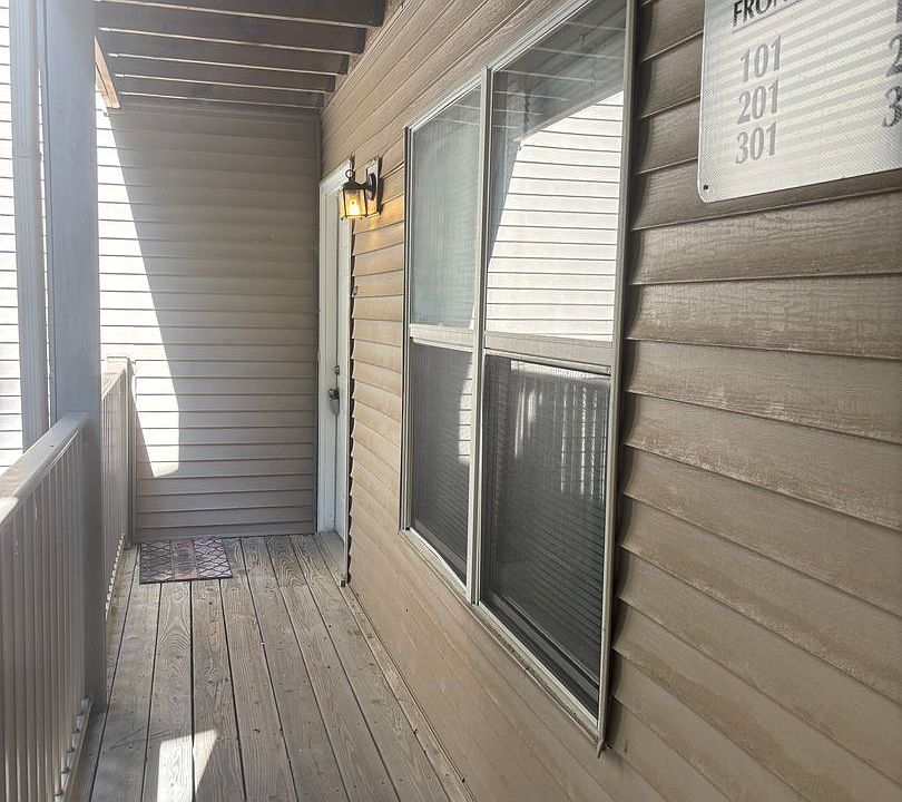 1st image of 562 Candle Ln APT 201