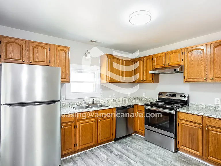17896_007_kitchen_7.jpg