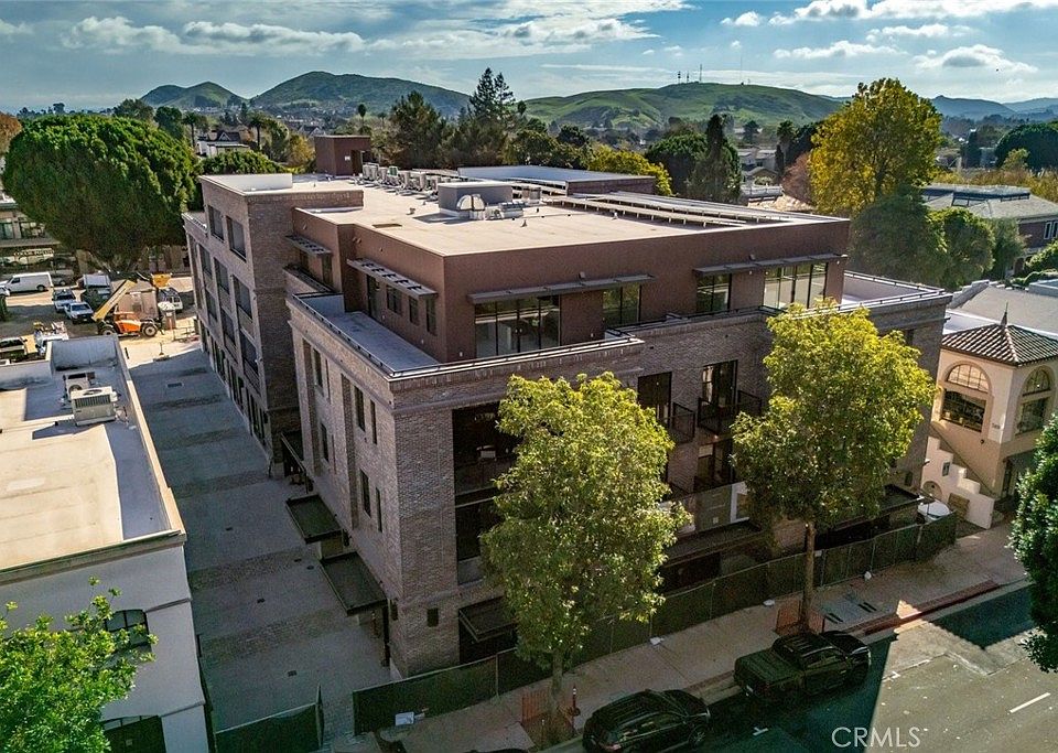 1st image of 581 Higuera St Unit 207