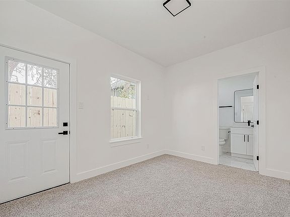 2nd image of 2617 Rosalie St