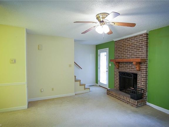 4th image of 2116 Hollyrood St