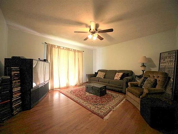 3506 W 10th Place Lawrence, KS listing photo #2