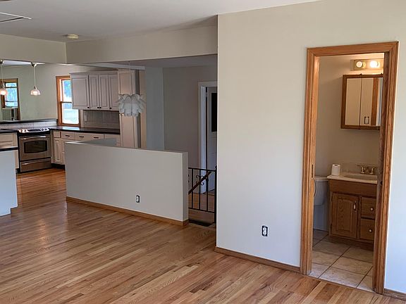 5th image of 5611 Balsam St