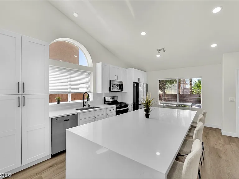 2560 Sundew Ave — Photo 36