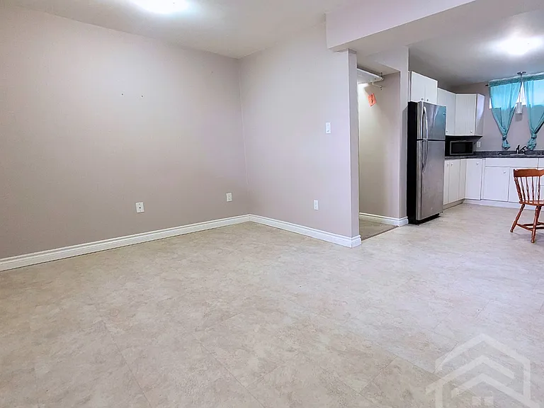 60 Washington Grand Ave #6 — Photo 3