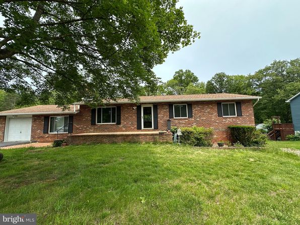 6476 Lancaster Dr