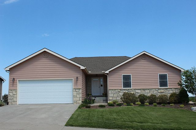 1st image of 224 Highland Pointe Dr