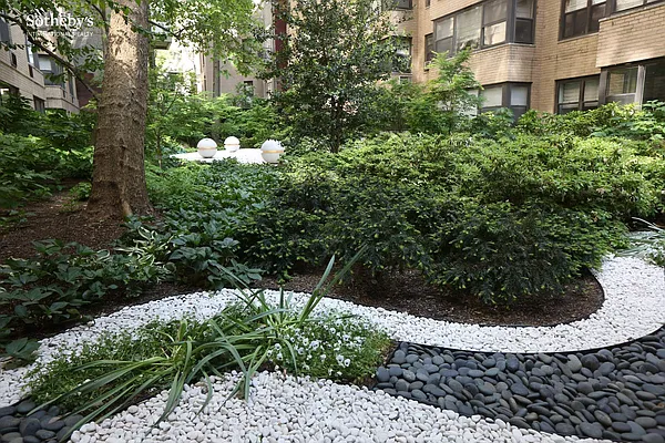 Sold by Sotheby's International Realty | media 16