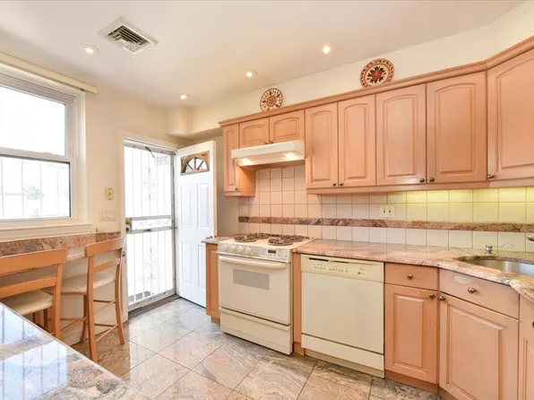 33-16 24th Avenue image 16 of 41