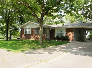 2422 Wesglen Estates Dr, Maryland Heights, MO