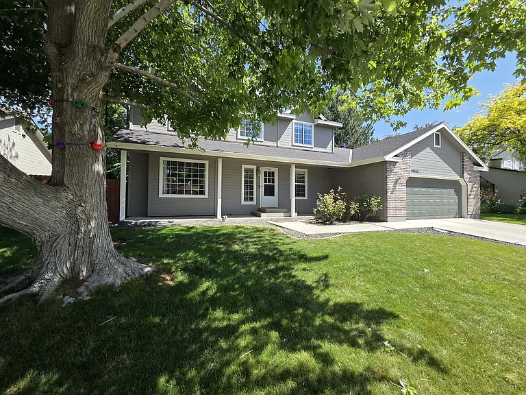 11852 W Hickory Dr — Photo 2