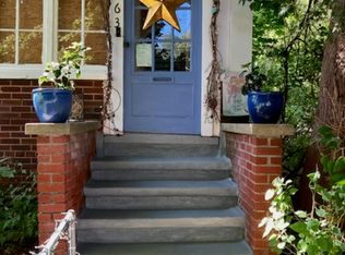 1063 Regent St, Schenectady, NY 12309