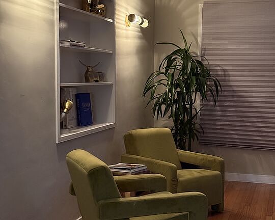 3rd image of 546 Hahn Ave #546