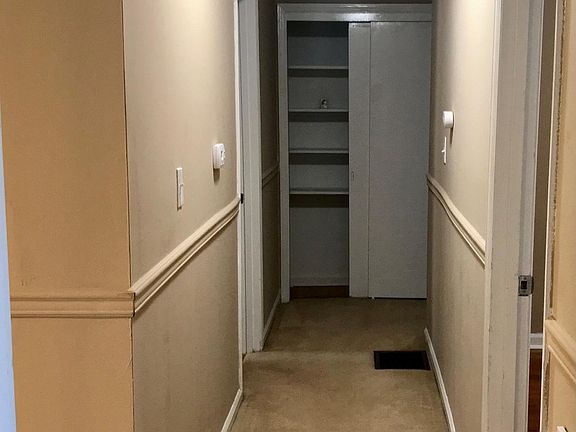 5th image of 33 Dogwood Ln