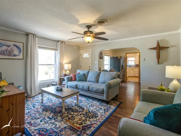 1408 E 12th St, Sweetwater, TX 79556